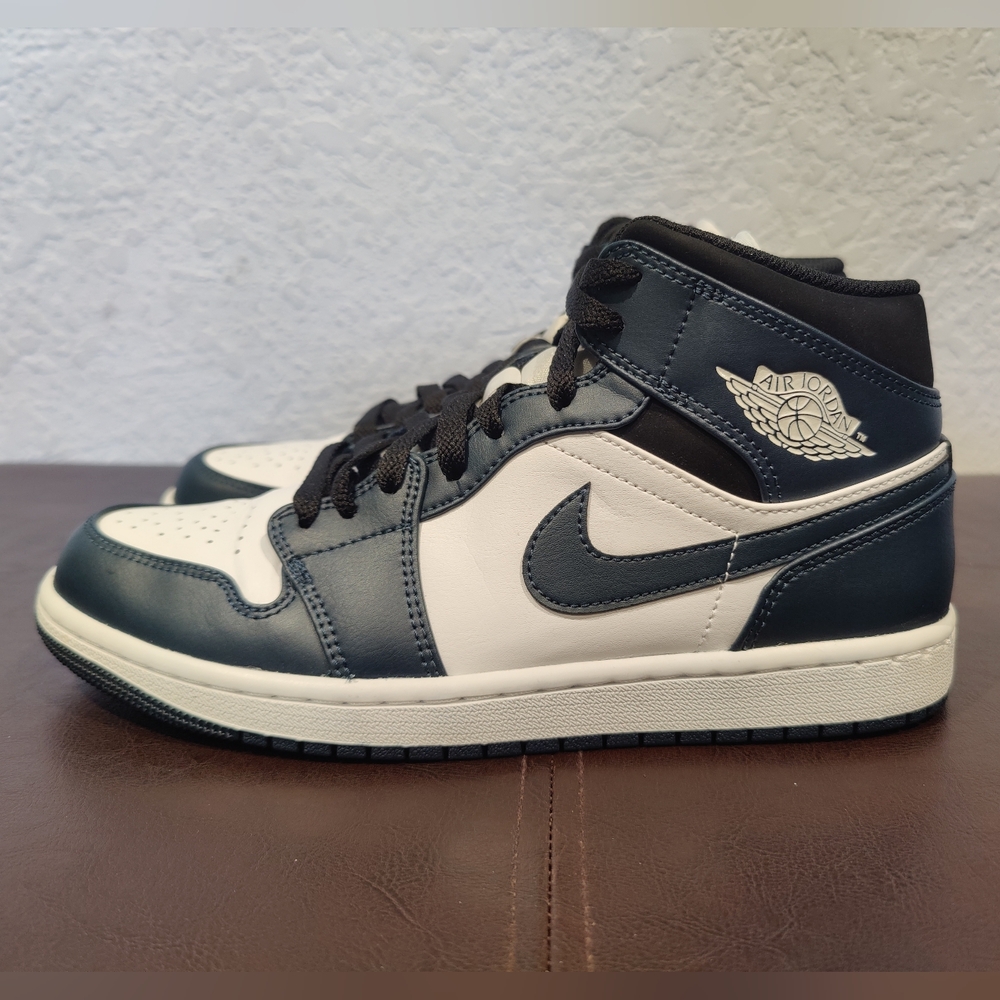Nike Jordan 1 Mid "Armory Navy"